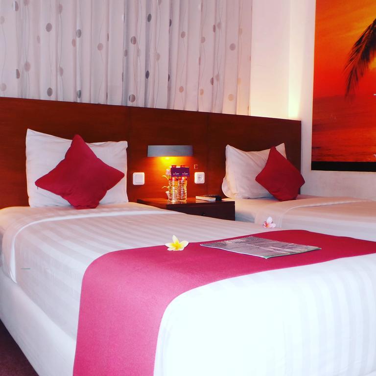 Lovender Guesthouse Malang Extérieur photo