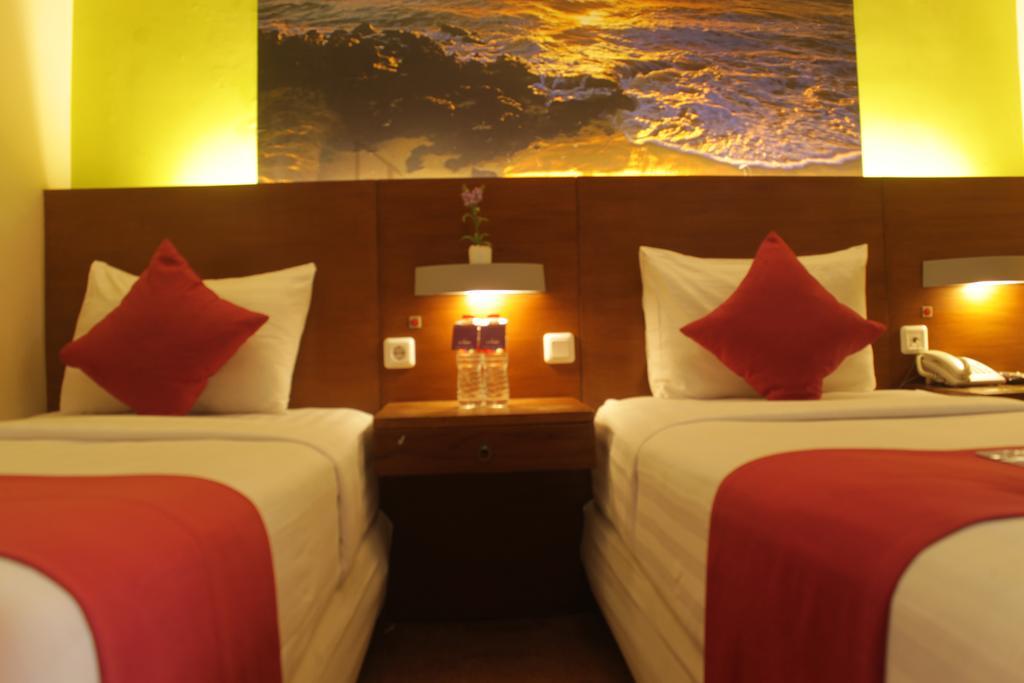 Lovender Guesthouse Malang Extérieur photo