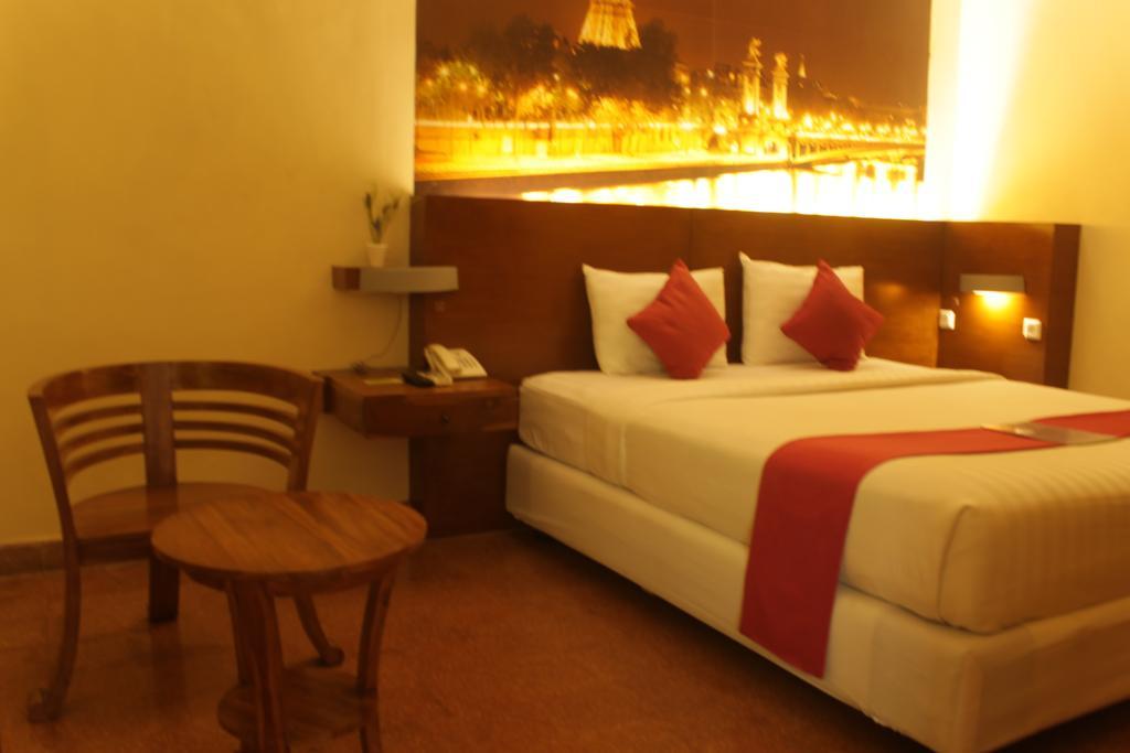Lovender Guesthouse Malang Extérieur photo