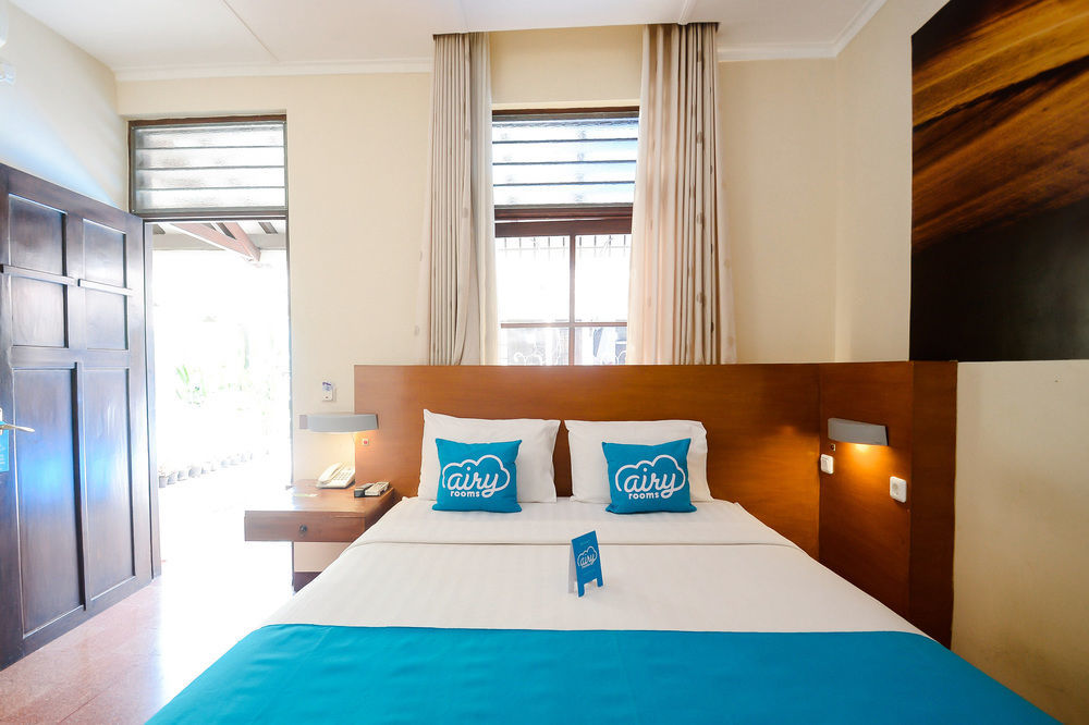 Lovender Guesthouse Malang Extérieur photo
