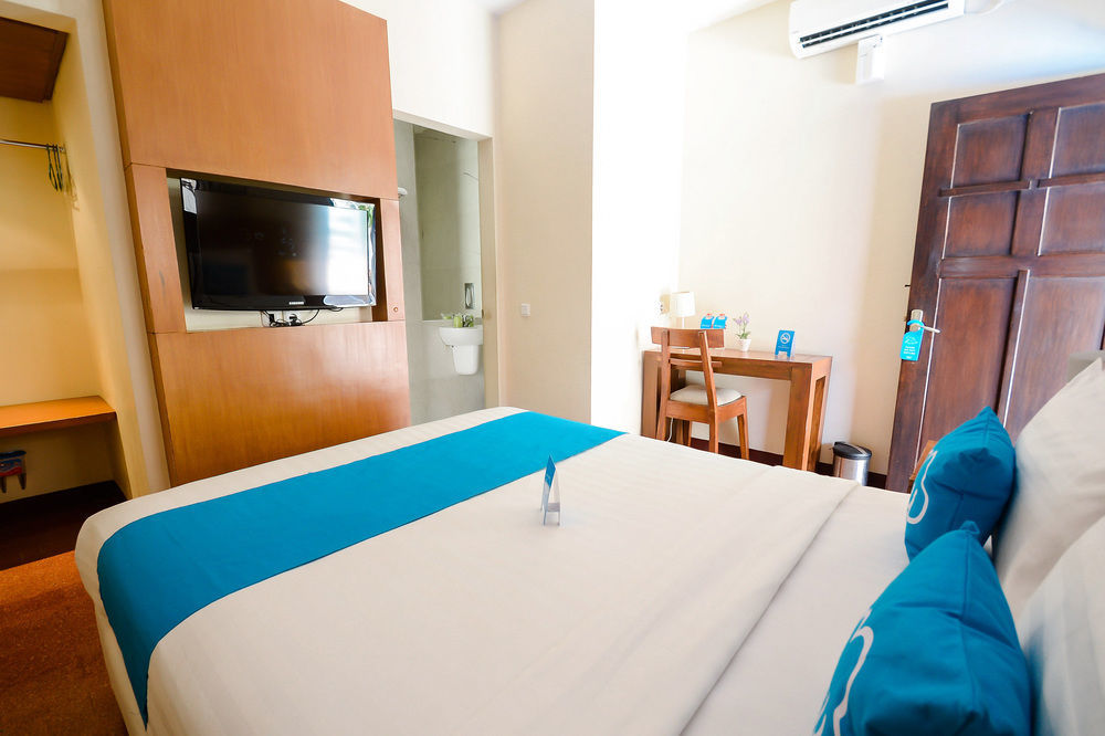 Lovender Guesthouse Malang Extérieur photo