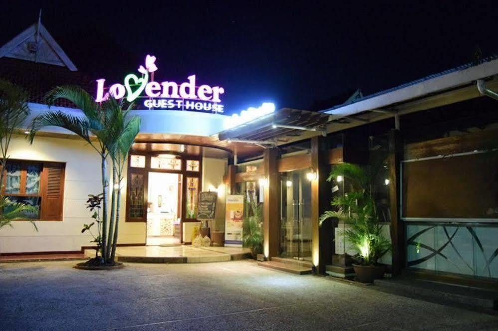 Lovender Guesthouse Malang Extérieur photo